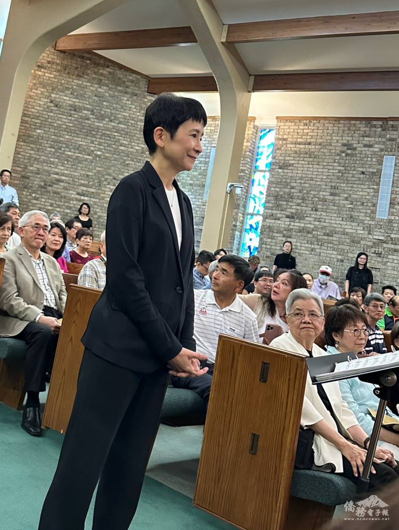 藝術總監暨指揮劉哲苑