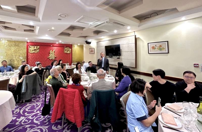 駐英國臺北代表處僑務組組長陳世池到場與旅英臺僑們共慶佳節 (英國臺灣商會暨青年商會提供)