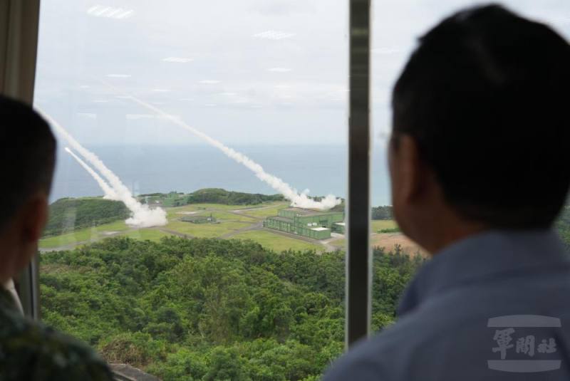 顧部長實地瞭解射擊狀況