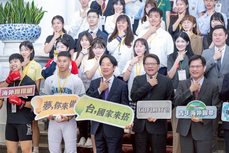 賴清德總統13日上午接見「114年青年百億海外圓夢基金計畫第一梯次獲選青年代表」