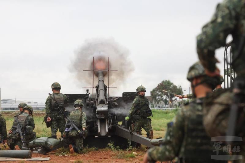 陸軍裝甲564旅砲兵營基地期末鑑測。（青年日報提供）