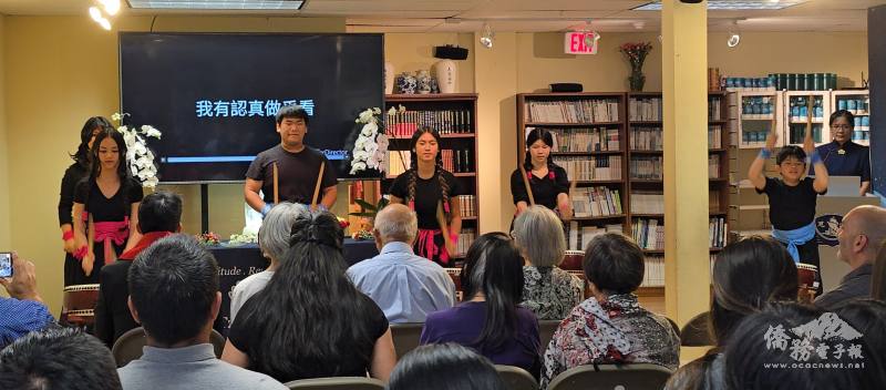 慈濟志工太鼓表演