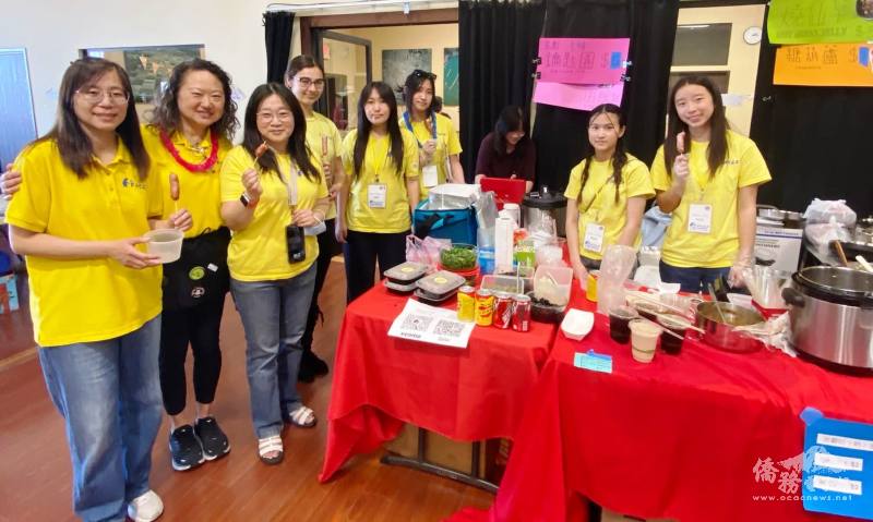 FASCA-SD members and mentors enjoyed Taiwanese sausage while selling a variety of beloved Taiwanese foods.