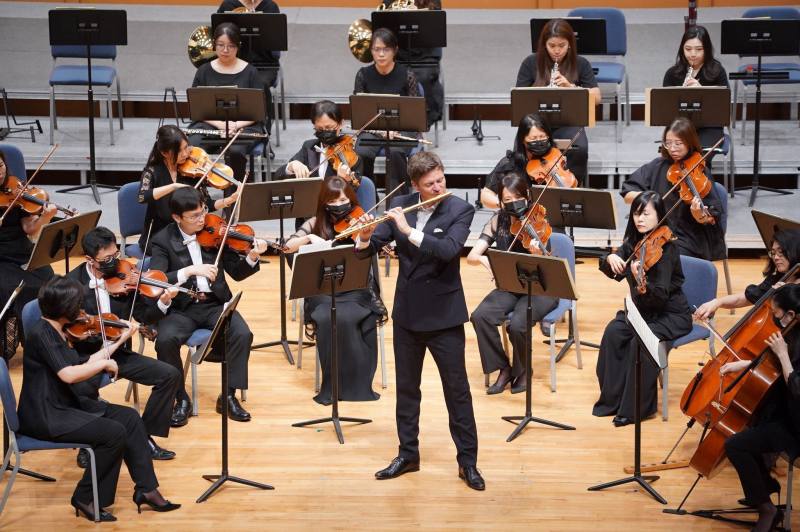 Karl-Heinz Schütz is recognized as one of today’s leading flutists