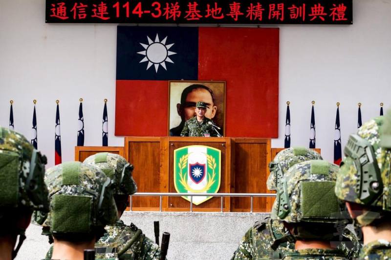 陸軍步兵第101旅通信連「114-3梯地面通資電部隊基地專精管道訓練開訓典禮」。（步兵101旅提供）