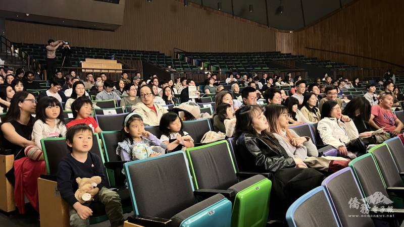 逾百名觀眾出席