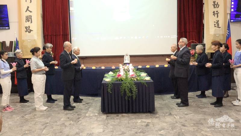 莊嚴的浴佛典禮