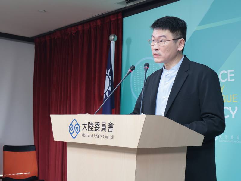大陸委員會（陸委會）15日下午召開例行記者會，由副主委兼發言人梁文傑主持。