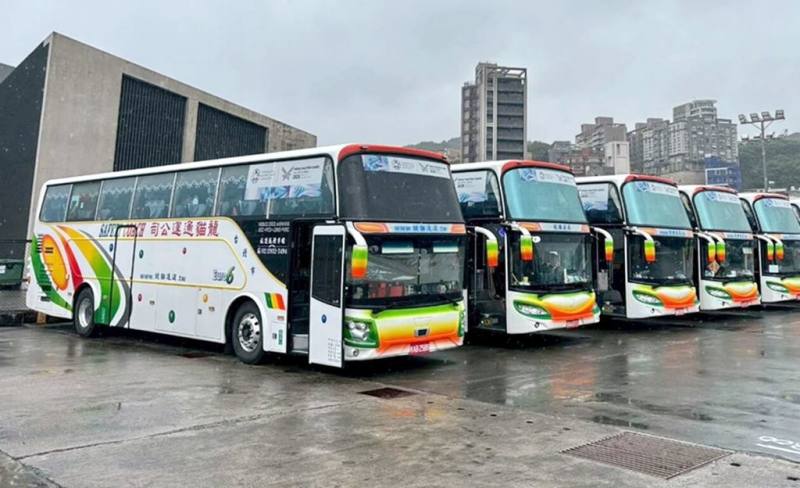 2025雙北世壯運即將在17日盛大開幕， 新北市交通局15日表示，多數世壯運賽事場館周邊停車空間有限，呼籲選手、陪同人員與觀眾多利用大眾運輸工具，部分場館將另外提供專屬接駁車服務。（新北市交通局提供）