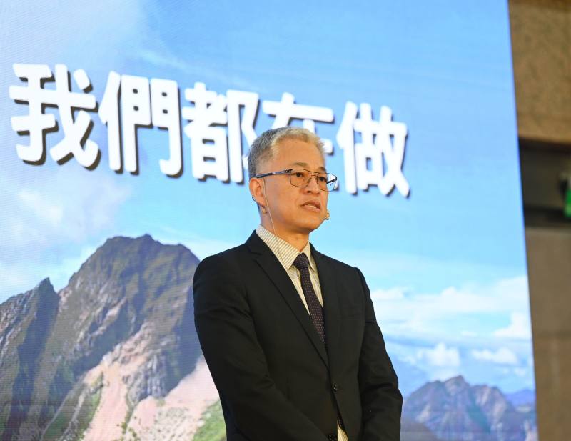 常務次長吳堂安報告