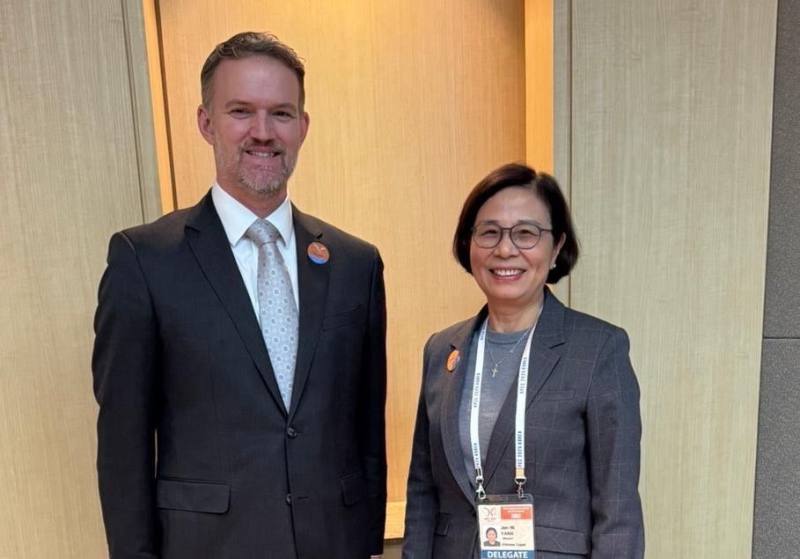 行政院經貿談判辦公室總談判代表楊珍妮在韓國濟州舉行之APEC貿易部長會議期間，於5月15日與美國貿易代表Jamieson Greer會談