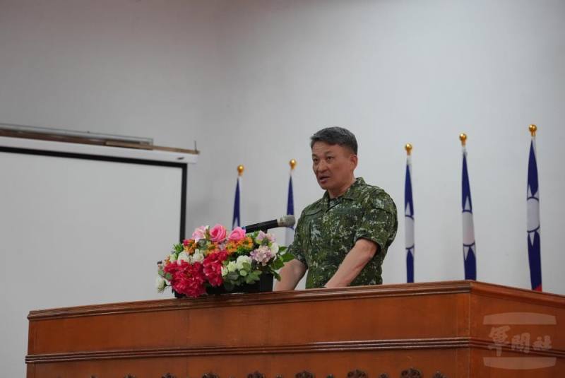 劉指揮官主持慶祝大會