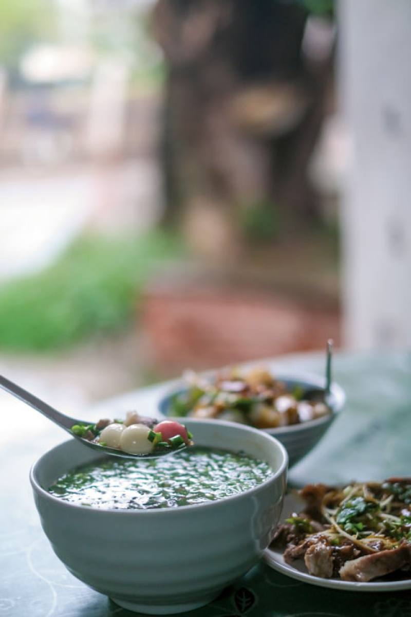 When you try the refreshing savory taste of the Hakka tangyuan (filled glutinous rice balls) sold in Zhudong’s Zhongyang Market, it’s love at first bite.​​