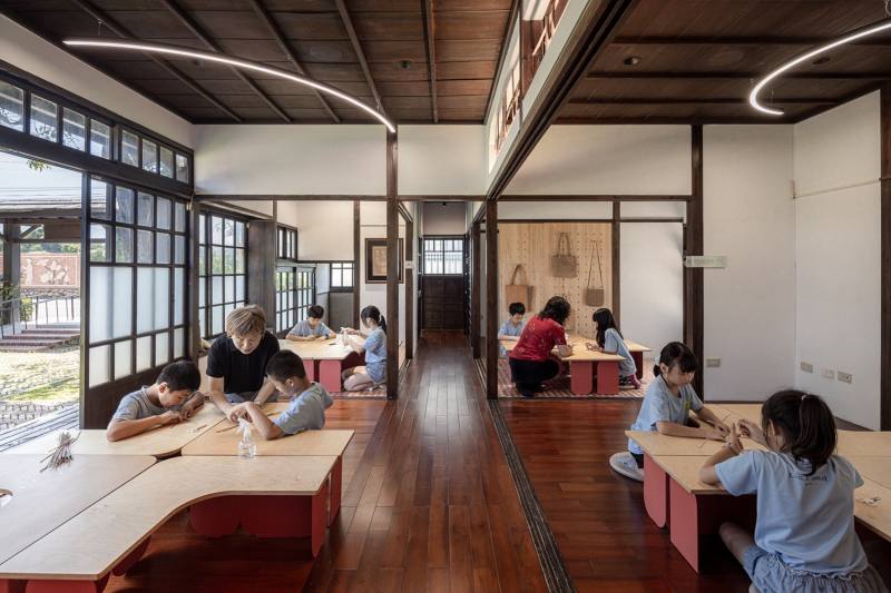 苗栗縣苑裡鎮山腳國民小學藺編課程實作情境