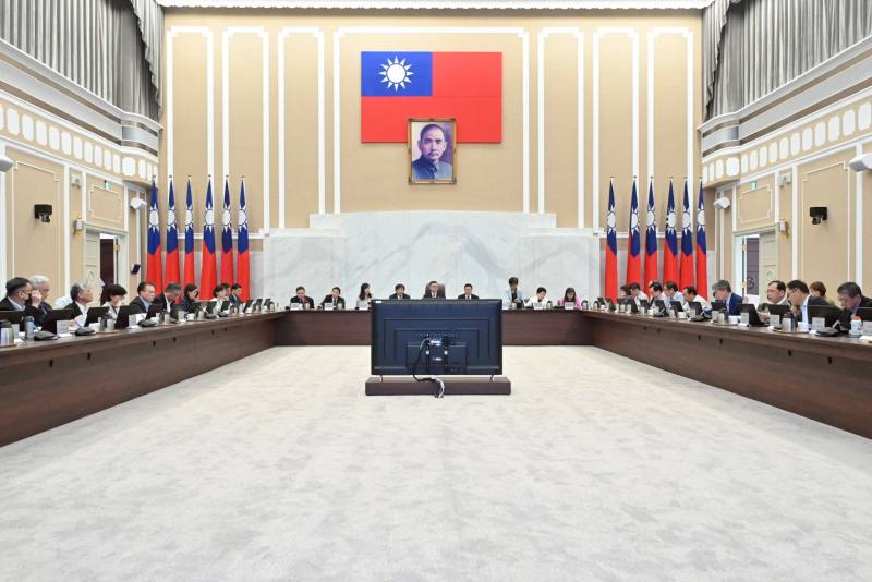 「行政院社會福利推動委員會第36次委員會議」針對委員提案有關外籍家庭看護工、長照家庭支持、社福支持系統等施政建議