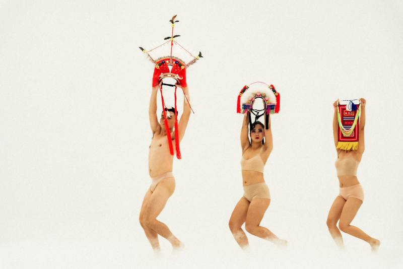 《拉什麼龐克》重新構想未來阿美族的音樂與舞蹈形式，進而思考原民文化認同與文化傳承等議題。（藝術家提供）