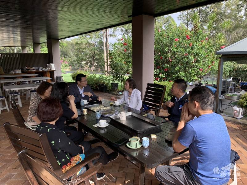 駐布里斯本辦事處處長范厚祿與客家鄉親茶敘
