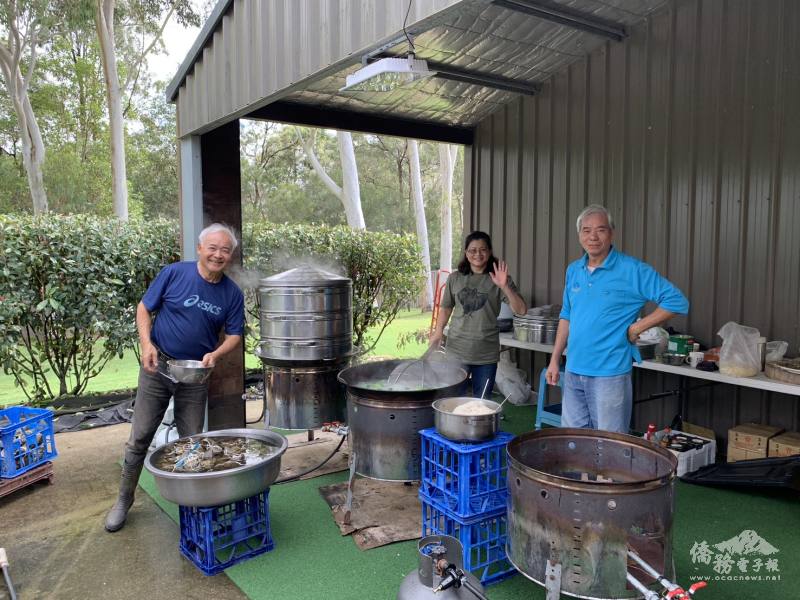 前會長陳永和製作粽料