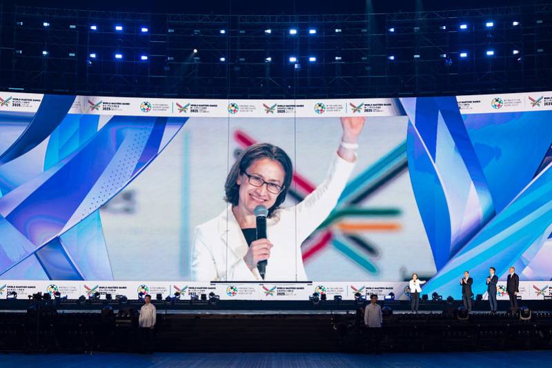 蕭美琴副總統17日晚間出席「2025雙北世界壯年運動會開幕典禮」，歡迎世界各國選手參加本屆賽會，感受臺灣的熱情與溫暖