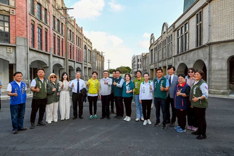 行政院長卓榮泰前往臺南市參訪「岸內影視基地」