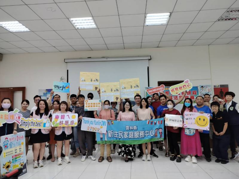 移民署南區事務大隊雲林縣服務站攜手雲林監理站宣導交通安全