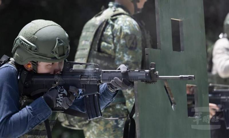 陸軍步兵249旅辦理「後備軍人步槍射擊訓練」。（青年日報提供）