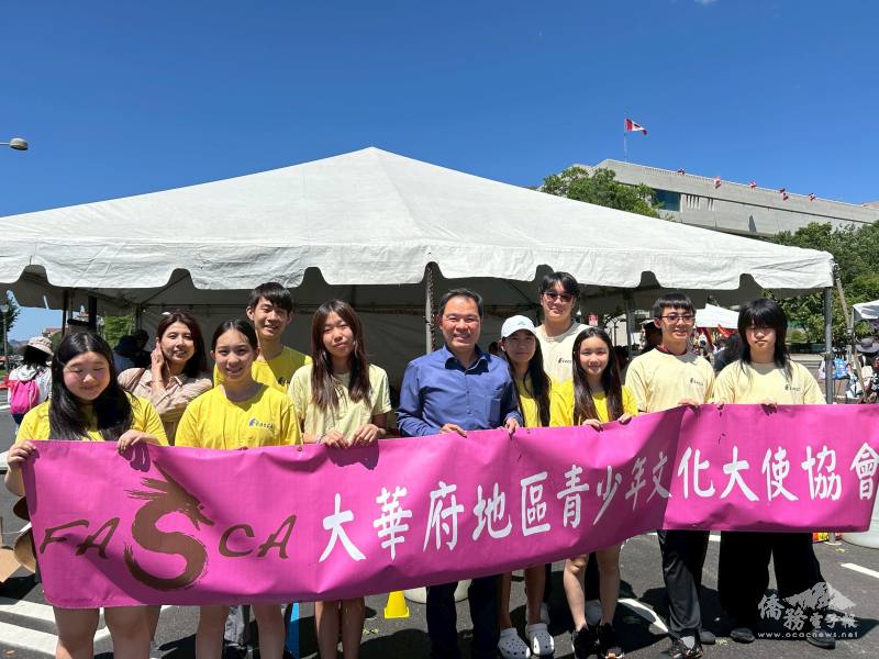 華府FASCA志工於活動中積極推廣臺灣文化