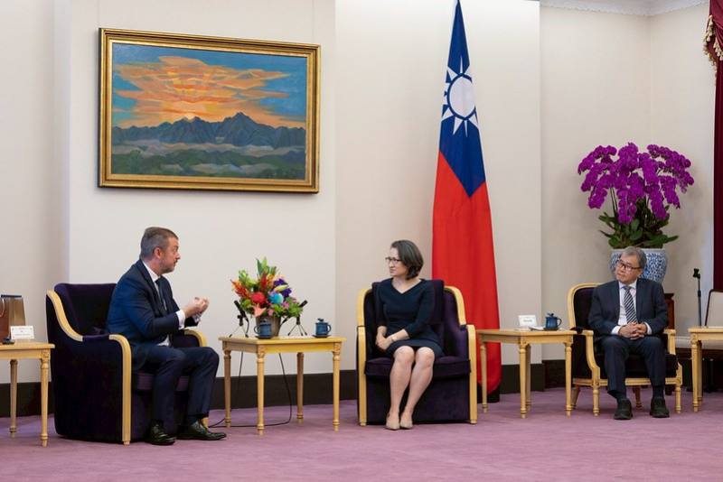 蕭美琴副總統19日上午接見「國際帕拉林匹克委員會總會長安德魯帕森斯（Andrew Parsons）伉儷一行」