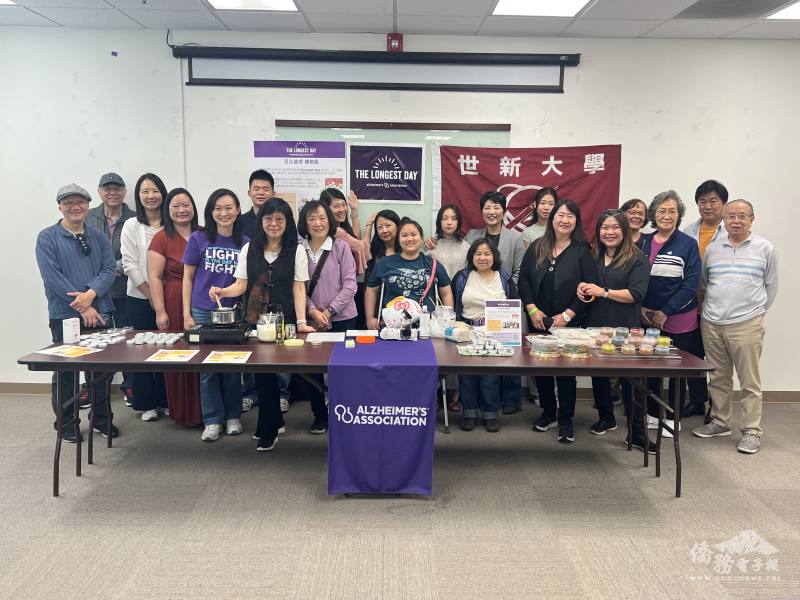 參與活動的愛心人士合影