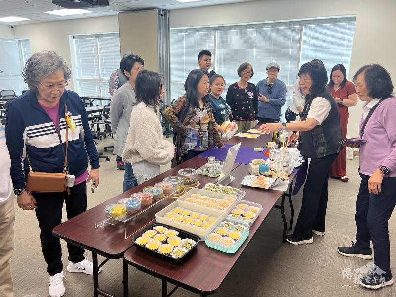 劉敏慧細心解說手工護手膏的流程與步驟