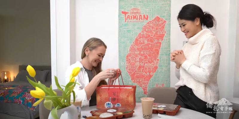 鄧皓勻在民宿空間融入臺灣元素，加深旅客對臺灣的印象。(圖截取自影片《Discovery the Warmth of Taiwan in Vancouver》)