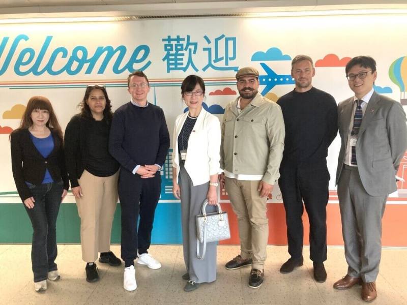 法國前公職部長暨國民議會友台小組卡斯巴里昂議員（Guillaume Kasbarian，右3）19日率團訪台，成員包括烏蘇法議員（Estelle Youssouffa，左2）、宓迪議員（Paul Midy，左3）及勒弗議員（Corentin Le Fur，右2），駐法代表郝培芝（右4）隨團抵台。（外交部提供）