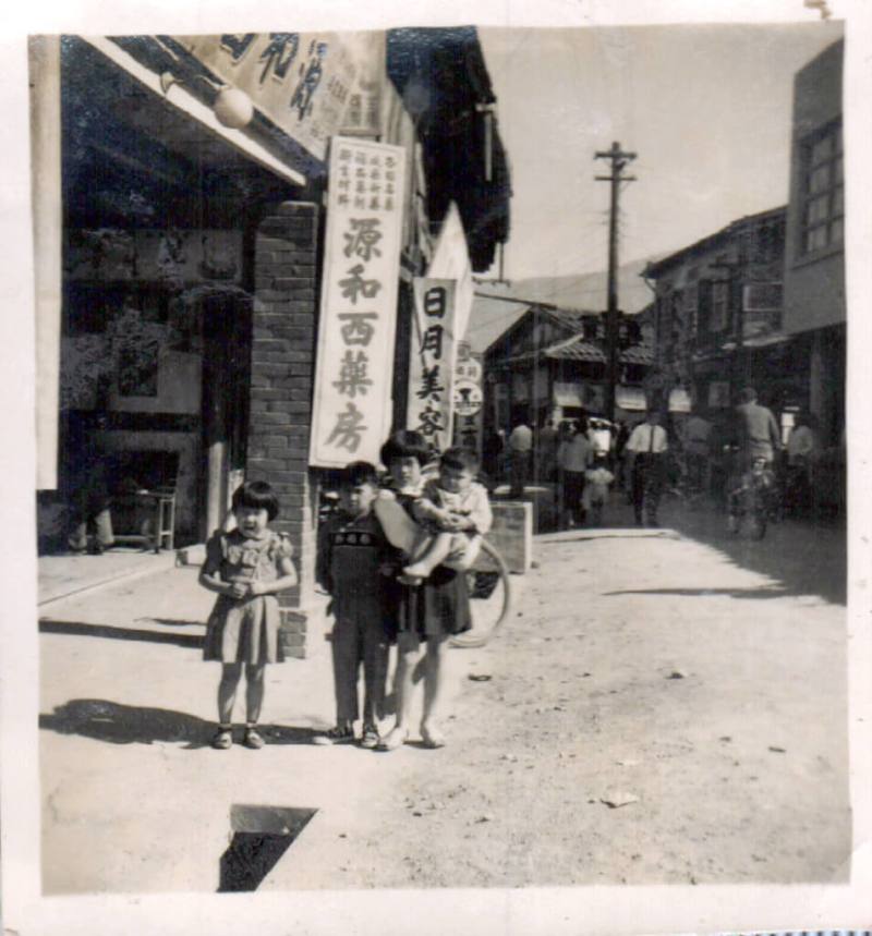 位於南投縣魚池鄉的源和藥局前身為源和西藥房，創立已74年，傳承3代，服務在地居民。（王士華提供）