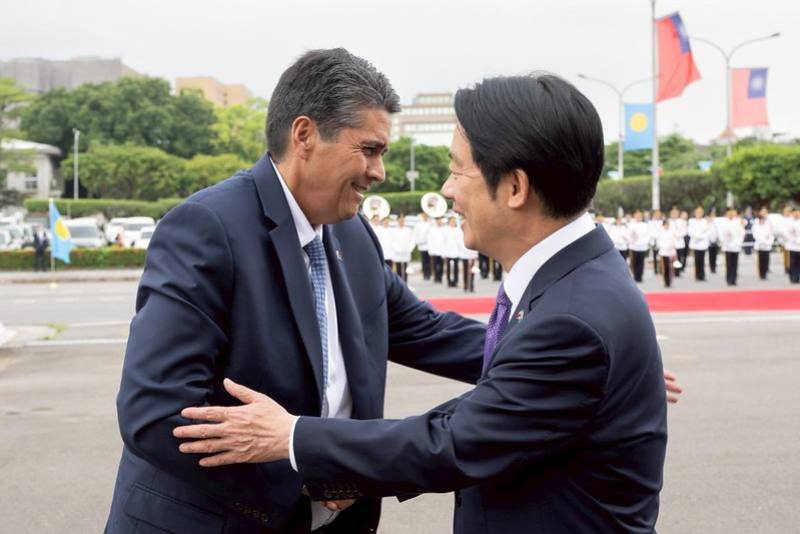 總統主持「軍禮歡迎帛琉共和國總統惠恕仁伉儷」