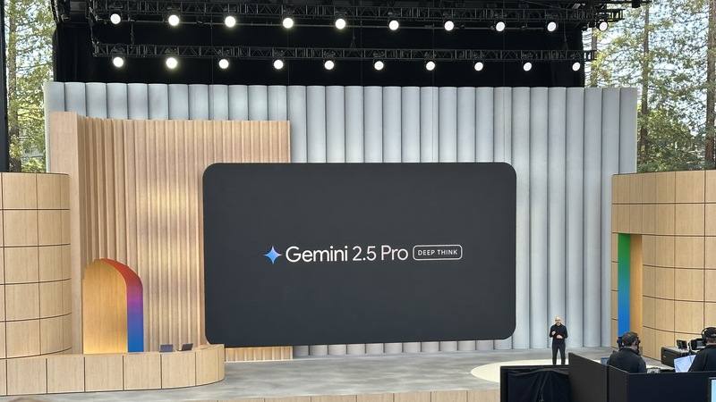 Gemini 2.5 Pro加入增強推理模式Deep Think，讓模型在回應之前能考慮多種假設，表現更加出色，處理複雜數學和程式設計任務