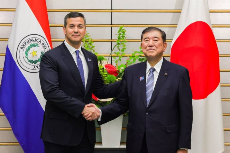 巴拉圭總統潘尼亞（左）21日與日本首相石破茂（右）在日本首相官邸舉行會談。（圖取自x.com/MofaJapan_en）