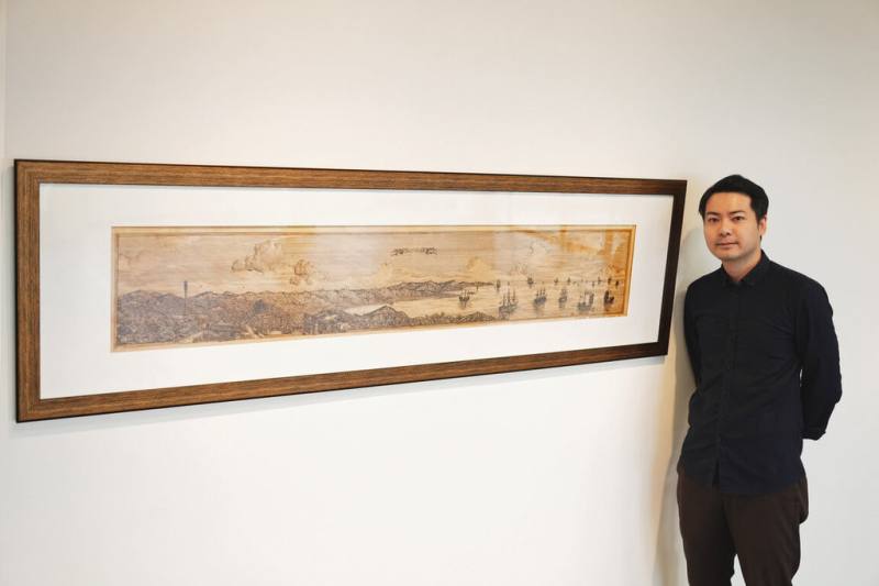 華梵大學邀請澳門藝術家霍凱盛（圖）擔任國際駐村藝術家，他在為期3個月的駐校期間與師生一同踏查石碇淡蘭古道，並完成長達1.5公尺的橫卷畫作。（華梵大學提供）