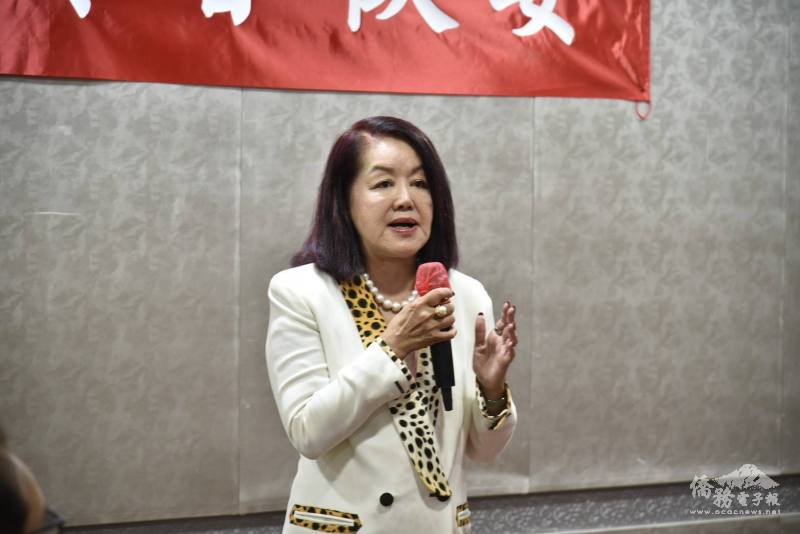 團長曾鳳蘭致詞