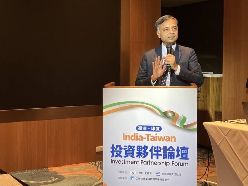 印度台北協會與經濟部、工研院21日舉辦「台灣-印度投資策略夥伴論壇」，印度台北協會會長葉達夫（Manharsinh Laxmanbhai Yadav）發表專題演講。（印度台北協會提供）
