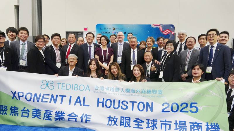 台美推動無人機合作之際，目前在德州休士頓舉行的XPONENTIAL無人機展吸引多家台灣業者參展。圖攝於20日