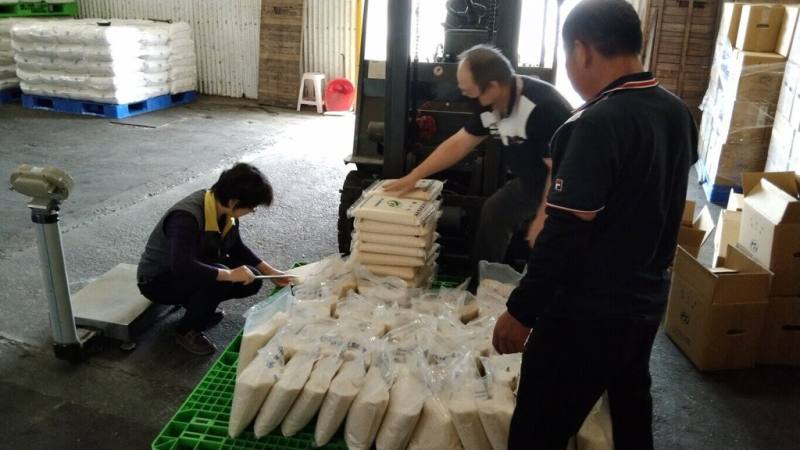 農糧署東區分署協助宜、花、東縣政府落實防救災整備作業，近日備妥80.2公噸新期公糧白米，完成東部地區防救災糧食儲備，以因應汛期不時之需，確保糧食供應不致中斷。（農糧署東區分署提供）