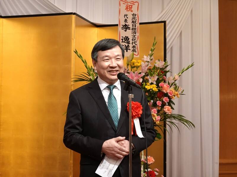 駐日代表李逸洋21日出席日台親善協會年度懇親會致詞表示，為因應美國關稅政策帶來的國際貿易新秩序挑戰，台日除了在半導體領域，在AI、無人機、能源、低軌道衛星、次世代通訊等領域，都有必要加強產業合作