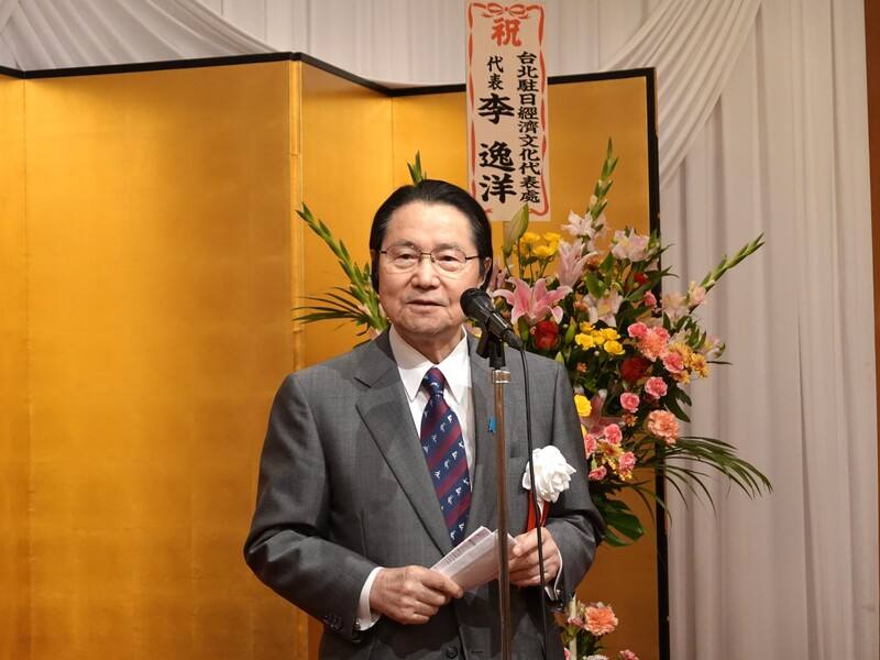 日本台灣親善協會會長、眾議院前副議長衛藤征士郎21日在年度懇親會表示，日台親善協會將全力協助台灣參與跨太平洋夥伴全面進步協定（CPTPP）與世界衛生組織（WHO）