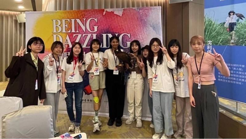 113年女培營老鷹紅豆沈利倩與學員合照