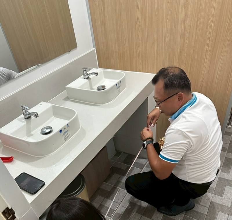 和成捐贈17套全新衛浴設備予「大都會國際兒童事工」的菲律賓分部，讓衛浴空間煥然一新。（大都會國際兒童事工提供）