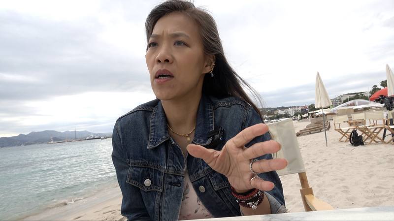 「左撇子女孩」導演鄒時擎在坎城影展期間接受中央社採訪，她希望呈現台灣的生活感，讓國際觀眾身歷其境，感受台灣的美。此外，她並勇敢展示台灣的傳統觀念如迷信或重男輕女，期待藉由電影，帶給觀眾重新思考的空間，打破傳統，創造更平等的傳統