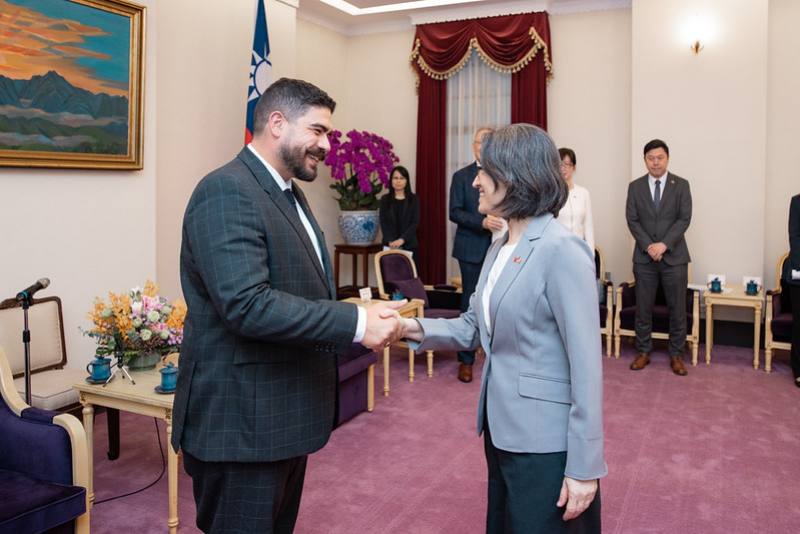 副總統接見「法國前公職部長暨國民議會友台小組議員卡巴揚訪團」