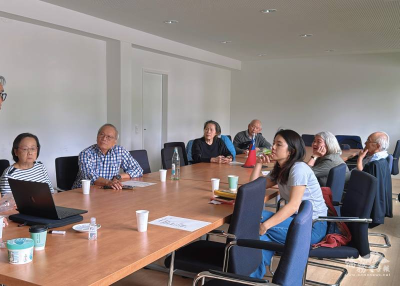 與會者專注聆聽中醫觀點裡體內宿毒的定義