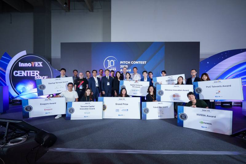 InnoVEX 2025新創競賽共有9項大獎，得獎團隊與評審合影，TREE計畫新創團隊共得到５個獎項。