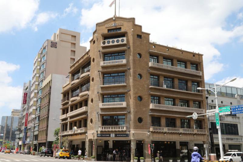 林百貨是曾被譽為「台南銀座」的歷史地標，目前由台南市文化局委託民間單位經營，將於6月14日迎來再開幕第11週年。（台南市政府提供）